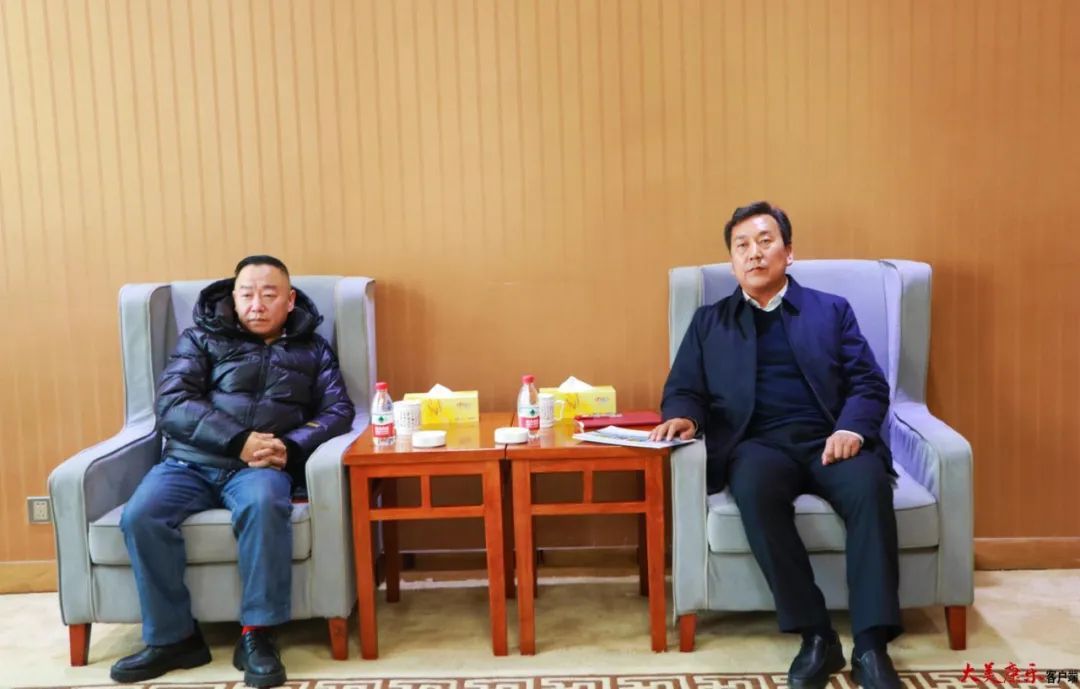 杨志军会见岳好一行