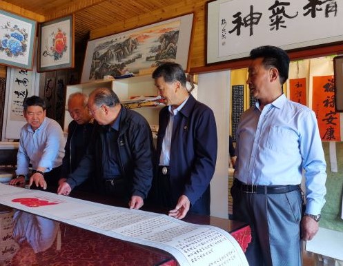 兰州红古一干部创作《中国共产党百年章程集录长卷》献礼建党100周年   