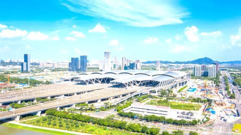 我国客流量居首位的火车站，超过了北京和上海，当地人却嫌太远